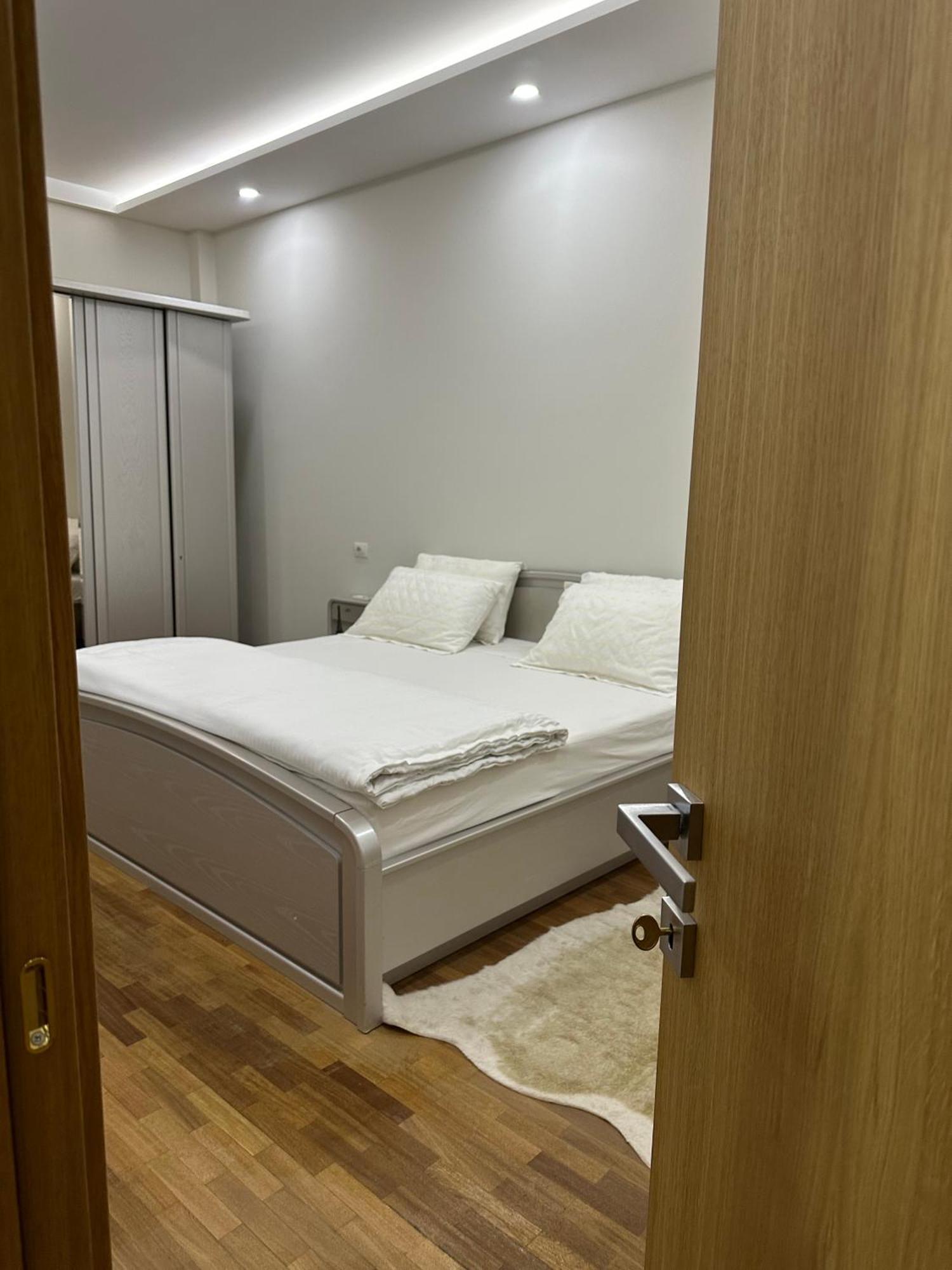 Dry Lake Apartment Tirana Eksteriør billede