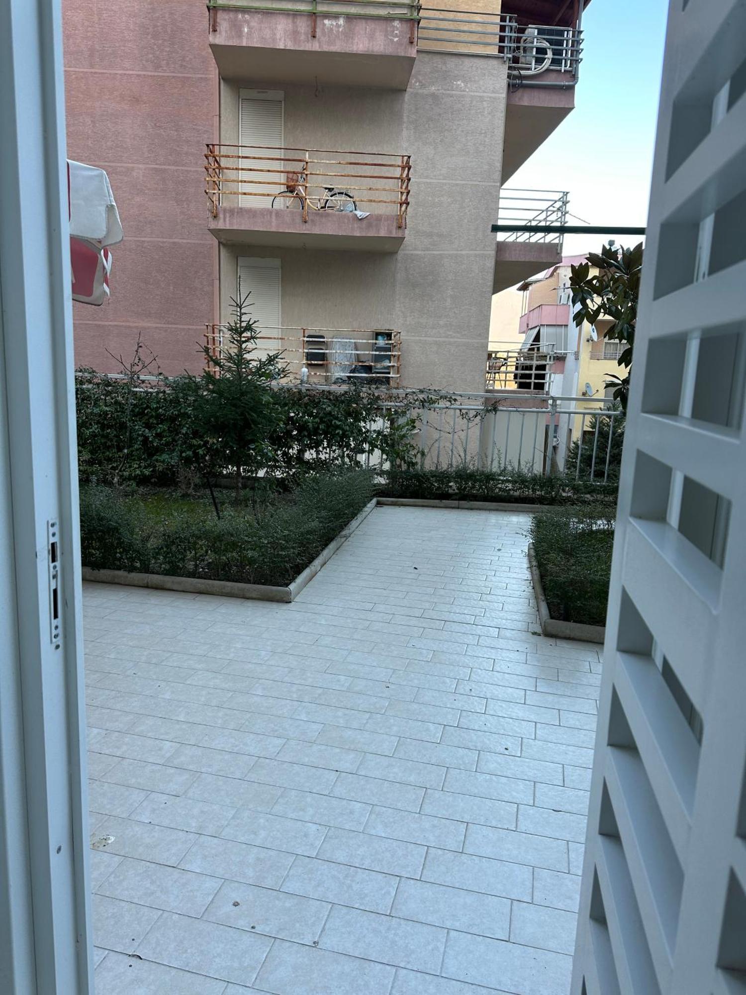 Dry Lake Apartment Tirana Eksteriør billede